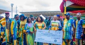WTD: Ekiti Governor Splashes N47.8m Gift On Best Teachers ...joyous Ekiti Teachers...