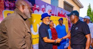 Yemi Solade, Other Nollywood Stars Hail As Sanwo-Olu Attends Performance Of ‘Kurunmi’ At Terra Kulture Governor of Lagos State, Mr. Babajide Sanwo-Olu (right); Nollywood actors Yemi Solade (second left); Mercy Aigbe Adeoti (third left) and Director, Stagecraft studios & film productions, Mr. Muyideen Oladipupo "LALA" (left) during the staging of ‘Kurunmi’ at Terra Kulture, Victoria Island…