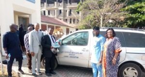 Ajayi Crowther Uni. Alumni Donate Sienna Bus to Alma Mater