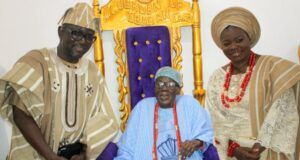 Photos: Day Olubadan Olakulehin Installed Biola Olagunju As Mogaji Of Opere Compound Mogaji Abiola Olagunju and his elegant wife with the Olubadan, Oba Owolabi Olakulehin...at the event...