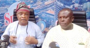 Our Members Are Not Thieves, Oyo Scrap & Waste Dealers Association Boss Cries Out Oyo State Chairman of the National Association of Scrap and Waste Dealers Employers of Nigeria (NASWDEN), Comrade Rotimi Olasemojo, right, with Olayinka Agboola during the live show on Splash 105.5fm, Ibadan...recently...