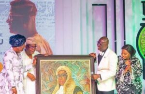 Photo: When Sanwo-Olu Hosted CJN Kekere-Ekun, Husband In Lagos L-R: Chief Justice of Nigeria (CJN), Chief Justice Kudirat Kekere-Ekun and her husband, Mr. Akin Kekere-Ekun receiving a portraiture of the CJN from Governor of Lagos State, Mr. Babajide Sanwo-Olu and the First Lady, Dr. (Mrs) Ibijoke Sanwo-Olu at the event over the weekend…