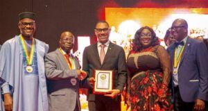 Awards For Shell, Staff At NAPE 2024 Conference, As SNEPCo MD Pledges Sustained Efforts Towards Energy Security L-R: Manager, Geosolutions, Shell Petroleum Development Company of Nigeria (SPDC) , Uche Johnbosco; President , Nigeria Association of Petroleum Explorationists (NAPE) , Abiodun Ogunjobi; Managing Director, Shell Nigeria Exploration and Production Company Limited (SNEPCo) , Ronald Adams ; Shell’s Senior Production Systems Engineer, Magdalene Umoh and NAPE’s Vice President, Ehi Bazuaye at the 2024 Nigeria Association of Petroleum Explorationists (NAPE) conference and exhibition Annual Banquet and Awards…held in Lagos…