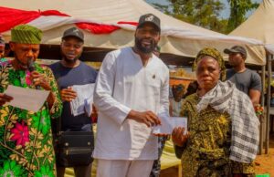 Oyo Speaker Celebrates End Of Year With Over 1000 Constituents, Dashes Them ₦20,000 Each Adebo Ogundoyin