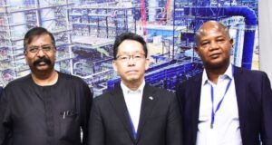 Dangote Refinery Hailed For Showcasing Nigeria’s Technological Advancements L-R: Vice President, Oil & Gas, Dangote Industries Limited, Devakumar Edwin; Ambassador - Designate of Japan to Nigeria, Suzuki Hideo; Director - Service, Yokogawa Nigeria Limited, Olushola Olanlehin, during the visit of Japanese Business Community in Nigeria, to Dangote Petroleum Refinery & Petrochemicals and Fertiliser complexes in Lekki, on Friday December 13, 2024…