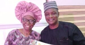 Odun Nlo S’opin’s Composer Not Known Till Today – Mrs Deborah Fasoyin Mrs Deborah Fasoyin, left, with Parrot Xtra Media Network's Ambassador Olayinka Agboola...during an earlier encounter in Ibadan, the capital city of Oyo State...