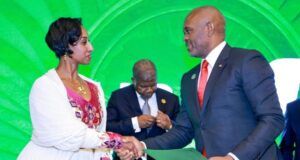 AU Peace Fund: UBA Group Champions Peace In Africa With Landmark $500,000 Donation …Director of the Peace Fund Secretariat, African Union, Dagmawit Moges Bekele and Group Chairman, United Bank for Africa(UBA), during the signing ceremony of agreement for the landmark donation of $500,000 to the African Union (AU) Peace Fund in Addis Ababa, Ethiopia at the weekend…