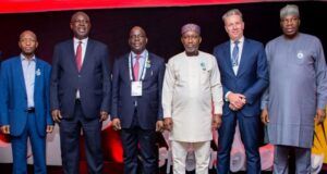 We Are Ready To Support Reforms In Nigeria’s Oil & Gas Industry- Shell L-R: Executive Secretary, African Petroleum Producers’ Organization (APPO), Omar Farouk Ibrahim; Minister of State for Petroleum Resources,(Oil) Heineken Lokpobiri; Chief Commission Executive, Nigerian Upstream Petroleum Regulatory Commission (NUPRC), Gbenga Komolafe; Minister of State for Petroleum Resources (Gas), Ekperikpe Ekpo; Shell’s Senior Vice President, Marno de Jong; and Permanent Secretary, Federal Ministry of Petroleum Resources, Nicholas Agbo Ella at the NUPRC CEOs dinner at the 2025 Nigeria International Energy Summit (NIES) in Abuja on Wednesday…