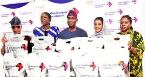 Palliatives: Dangote Donates 80,000 Bags Of Rice To Lagos Residents L-R: Commissioner for Local Government, Chieftaincy Affairs & Rural Development, Lagos State, Bolaji Robert; MD/CEO, Aliko Dangote Foundation, Zouera Youssoufou; Deputy Governor, Lagos State, Obafemi Hamzat; Executive Director of Operations, Dangote Sugar Refinery, Mariya Aliko Dangote; Commissioner for Agriculture and Food Systems, Lagos State, Abisola Olusanya during Flag-Off of the 2025 National Food Intervention Programme & Distribution of 10kg bags of rice by Aliko Dangote Foundation (ADF) in Lagos State on Tuesday, March 18, 2025…