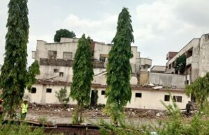 Photos: Demolition Of Aiyegbeni’s D’Rovans Hotel Begins In Ibadan Wallan Hotel...being pulled down on Wednesday...