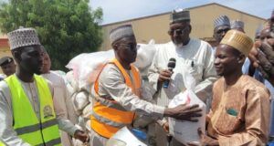 Prayers As Dangote Feeds 50,000 Poor Families In Kebbi, Gombe States