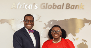 UBA Hailed By AfDB Boss For Playing Role Of Africa’s Development Facilitator …President of the African Development Bank (AfDB), Akinwunmi Adesina and Managing Director/CEO, UBA UK, Theresa Henshaw, during the visit of executives of AfDB to UBA UK in London recently…