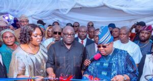Dele Momodu @ 65: How Obasanjo, Adeleke, Others Celebrated Ovation Publisher In Ibadan, Lagos Basorun Dele Momodu, with his elegant wife, Yeye Bolaji, Osun's Governor Ademola Adeleke and others at the Ibadan event...
