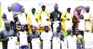 Ogun’s Vulnerable People Smile As Aliko Dangote Foundation Distributes 40,000 Bags Of Rice