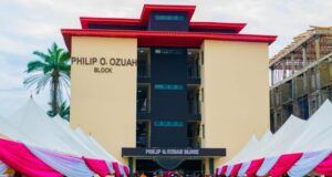 Alumni Association Donates Students’ Hostel Building To UI’s College Of Medicine