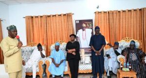 Makinde Visits Late Olubadan Olakulehin’s Family, Makes Promises