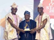 ...the twins with HRM Oba Sunday Oyediran, Onpetu of Ijebuland...