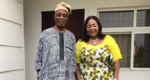 Olubadan-Designate, Oba Rashidi Ladoja Plays Host To Bola Doherty In Lagos ...Chief Mrs Bola Doherty, with Oba Rashidi Ladoja...in Lagos...