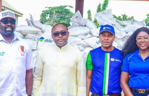 Anambra’s Vulnerable People Benefit Form Fidelity’s Food Bank Initiative L-R: Chairman, Awka South Local Government Area, Chinedu Okafor; Chancellor, Catholic Diocese of Awka, Reverend Charles Ndubuisi; Regional Bank Head, Awka, Fidelity Bank Plc, Dr. Nosa Orumwense; and Team Lead, Corporate Social Responsibility (CSR), Fidelity Bank Plc, Victoria Abuka; at the Fidelity Food Bank distribution event held in Awka, Anambra State recently…