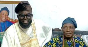 Emergence As Chairman Of Obas’ Council: Asiwaju Adini, Hassan Giwa Salutes Olubadan Arc Hassan Giwa, left, with Oba Rashidi Ladoja...