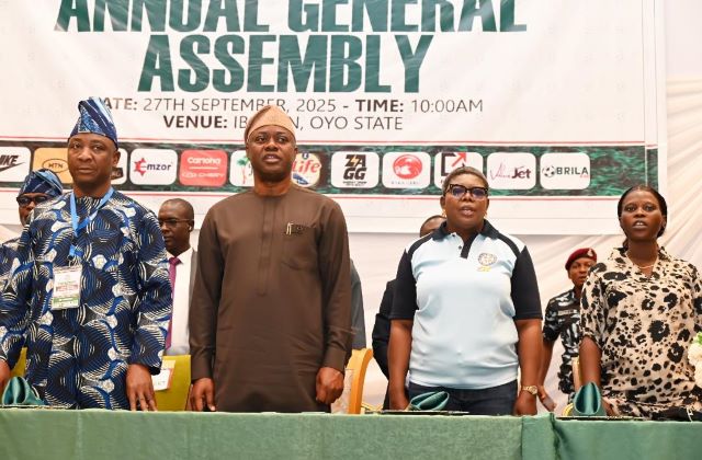 Makinde NFF From left, President, Nigeria Football Federation (NFF), Ibrahim Gusau; Oyo State Governor, Seyi Makinde; Oyo State Head of Service, Mrs Olubumi Oni and Oyo State Commissioner for Youth and Sports, Wasilat Adegoke, during the Annual General Assembly of NFF, held at Ogunlesi Hall, UCH, Ibadan…