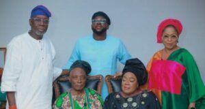 Ahead Of Coronation, Olunloyo Family Visits Olubadan Designate Mr Olugbenga Olunloyo, left, with others with Oba Rashidi Ladoja...Chief Mrs Aderonke Olunloyo is seated with the Olubadan designate...