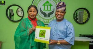 Press Week: Adron Homes Plays Host To Oyo NUJ’s Leadership ...Chief Ademola Babalola, right, with Mrs Adenike Ajobo...