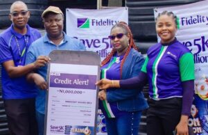 Fidelity Bank’s GAIM 6 Promo Extension: A Timely Boost For Financial Inclusion & Economic Empowerment L–R: Direct Sales Executive, Fidelity Bank Plc, Adegboyega Ademokunwa; GAIM 6 Eight Monthly draw Winner, Innocent Okoro Orji; Branch Leader, Fidelity Bank Plc, Gbagada, Chinwe Umez-Eronini; and Product Manager, Savings, Fidelity Bank Plc, at the GAIM 6 prize presentation ceremony held at Gbagada Building Materials market in Lagos recently…