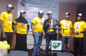 Why I’m Contesting For Post Of Oyo NUJ Chairman – Akeem Abas Akeem Abas, third from right, with his team members...