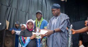 Excitement As Oyo Lawmaker, Akinmoyede Olafisoye Empowers Another 300 Constituents