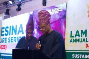 Lam by Amosun | PM Parrot Senator Ibikunle Amosundelivering his lectureat the event