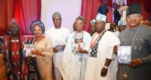 Makinde: My Plans Is To Serve My People Till My Last Day In Office From left, Balogun of Ibadanland, Oba Tajudeen Ajibola; his Olori; Oyo State Governor, Seyi Makinde; Olubadan of Ibadanland, Oba Rashidi Ladoja; Aare Musulumi of Yorubaland, Alhaji Dawud Akinola and Chief Adegboyega Adegoke, during the launching of Oba Ajibola's books "Giant Strides & Ibadan Hegemony" and the film, "Agbeni," held at the Theophilus Ogunlesi Hall, Ibadan...