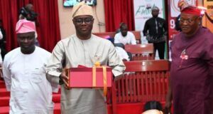 Budget For 2026: Makinde Allocates Largest Share To Infrastructure, Education Oyo State Governor, Seyi Makinde (middle); presenting 2026 Budget to Oyo State House of Assembly, while Commissioner for Budget and Economic Planning, Prof Musibau Babatunde (left) and Special Adviser on Legislative Matter, Hon Samuel Adejumobi look on, during the presentation at House Chamber, Secretariat, Ibadan…
