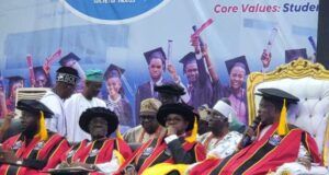 18th Convocation: Lead City ‘Varsity Honours Olubadan, Turns Out 290 First Class Students ...the Olubadan of Ibadanland, Oba Rashidi Ladoja, right, with others at the event...