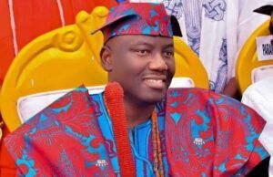 Birthday: Senator Alli Celebrates Alaafin Owoade, Hails His Royal Leadership