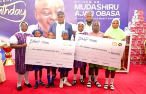 Excitement As Obasa Redeems ₦100, 000 Cash Promise To 500 Secondary School Students Rt. Hon. (Dr) Mudashiru Obasa, Speaker of Lagos Assembly...with some of the students...