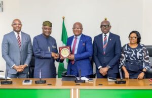 ACAMB’s New President Unveils Ambitious Plans, Secures Support From CIBN L-R: Association of Corporate and Marketing Professionals in Banks (ACAMB) President, Mr Jide Sipe; ACAMB BoT Chairman, Dr Tunde Lemo; Chartered Institute of Bankers of Nigeria, (CIBN) President, Prof. Pius Olarenwaju; Registrar, CIBN, Mr Akin Morakinyo and Mrs Rita Adeyanju, Director, Legal and Secretariat Services, CIBN, during a courtesy visit of ACAMB executives and BOT to the CIBN Chamber in Victoria Island, Lagos, on Tuesday…