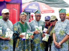 Dangote Charts Bold Course for Agricultural & Industrial Exports At Gateway Trade Fair L-R: OGUNCCIMA President, Lion Niyi Oshiyemi; Representative of Ogun State governor and Commissioner for Industry, Trade and Investment, Mr. Emmanuel Adebola Sofela; Commisioner for Education, Prof. Abayomi Arigbabu and the Permanent Secretary, Ogun State Ministry of Industry, Trade and Investment, Engr. Kehinde Akintomide holding packs of Dangote Sugar, Rice and Salt when they visited the Dangote Group stand during the Dangote Day at the ongoing Trade Fair in Abeokuta…