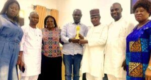 NUMW Honors Fola Akinosun With Excellent Leadership Award