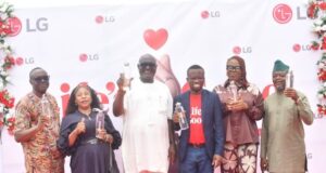 LG Electronics Improves Student Welfare With Solar-Powered Borehole Project In Warri L-R: Mr. Afure Joe Registrar, College of Education, Warri, Dr. (Mrs.) Dorcas Abiri, Bursar, , College of Education, Warri, Dr. Dickson Oyovi (Provost, , College of Education, Warri , Mr. Paul Mba, Head, Corporate Marketing, LG Electronics, Dr. (Mrs.) Ejiro Ukubenije . Librarian, and Dr. Oghenevize Moses Umukoro, Deputy Provost, at the commissioning of Life’s Good solar-powered Borehole donated by LG Electronics in its bid to make access to clean water for all, an event held in Warri on Thursday...