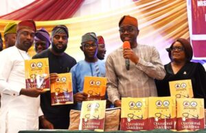 Photo: Makinde Launches Oyo State Primary Healthcare Board Operational Guidelines From left, Executive Secretary, Oyo State Primary Health Care Board, Dr Muideen Olatunji; Speaker, Oyo State House of Assembly, Hon Debo Ogundoyin; Chairman, Oyo State Primary Health Care Board, Hon Dada Awoleye; Oyo State Governor, Seyi Makinde and Chief Judge of Oyo State, Justice Iyabo Yerima, during their Induction and launching of Oyo State Primary Healthcare Board Operational Guidelines, held at Prof Ogunlesi Hall, UCH, Ibadan…