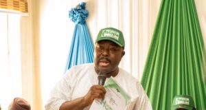 Sen Alli Hails Party Faithful As Oyo APC Inaugurates 33 LG Ambassadors Sen. Sharafadeen Alli