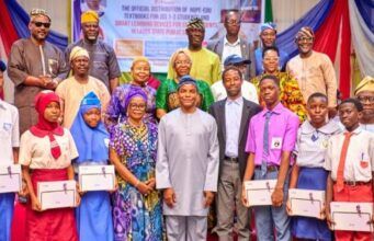 600,000 Students Benefit As Sanwo-Olu Distributes Smart Tablets