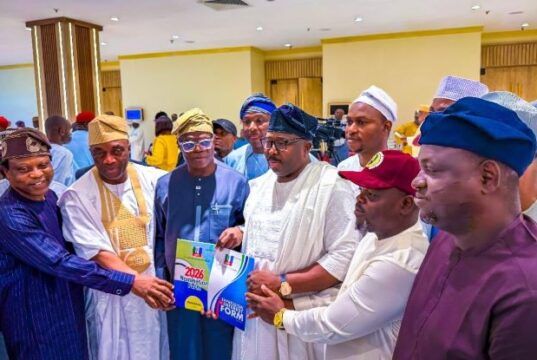 Oyo 2027: Sharafadeen Alli, NASS Aspirants Obtain APC Nomination Forms L-R: Oyo South Senatorial district aspirant, Honourable Remi Oseni; Oyo Central Senator, Yunus Akintunde; National Secretary of the All Progressives Congress (APC), Senator Bashir Ajibola; governorship aspirant, Senator Sharafadeen Alli; Honourable Adesoji Adedeji; and Honourable Akeem Adeyemi, when Alli and others picked their expression of interest and nomination forms in Abuja, on Wednesday…