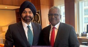 Photo: World Bank President Plays Host To Aliko Dangote In Washington DC …the President/Chief Executive of Dangote Industries Limited, Aliko Dangote (right) presenting a souvenir to the President of World Bank Group, Mr. Ajay Banga…