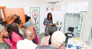 LUTH Gets Key Respiratory Equipment From Shell/NNPC …NNPC, Shell and LUTH Management inspecting the equipment…