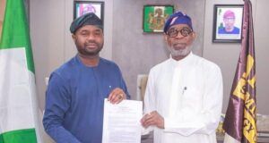 Collection Of Mineral Royalties Handed Over To NRS As New Tax Laws Gain Grounds …executive chairman, Nigeria Revenue Service (NRS), Dr Zacch Adedeji (left), Minister Of Solid Minerals Development, Mr Dele Alake during a collaborative meeting on mineral royalty administration at Alake’s office in Abuja on Thursday…