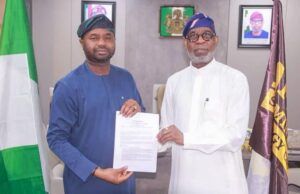 Collection Of Mineral Royalties Handed Over To NRS As New Tax Laws Gain Grounds …executive chairman, Nigeria Revenue Service (NRS), Dr Zacch Adedeji (left), Minister Of Solid Minerals Development, Mr Dele Alake during a collaborative meeting on mineral royalty administration at Alake’s office in Abuja on Thursday…