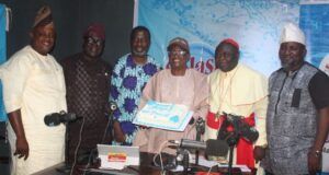 61st Birthday Photos: Agboola, ParrotXtra Publisher Holds Live Panellists’ Session On Radio L-R: Honourable Yinka Omikunle, Hon Tajudeen Adigun Adeniyi Atuu, Sir (Arc) Muyiwa Ige, celebrant, Ambassador Olayinka Agboola, Bishop Ademola Moradeyo and Alagba Oluwaseun Omo Akinola...during the Radio Show...on Tuesday... Photos by Kunle Ogunsola and Lanre Olabisi