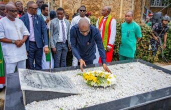 Oyo Governor Remembers Late Dad, Pa Olatubosun Makinde 14 Years After ...Governor Seyi Makinde...with others at the church cemetery...
